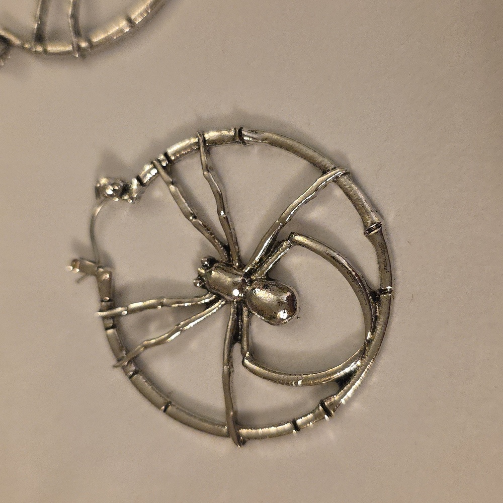 SPIDER Hoop Earrings - Picture 2 of 4
